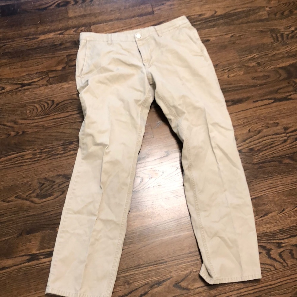 Men’s khaki pants